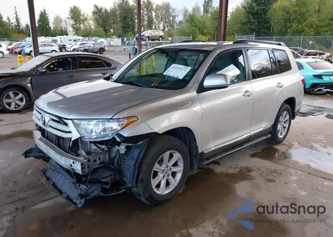 2013 Toyota Highlander Base Plus V6 z USA, uszkodzony, nr VIN 5TDZK3EH2DS100380
